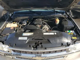 2000 Chevrolet Suburban LT with VIN 3GNFK16T6YG158157, listed as a Copart auction lot 74214084 with 190,105 mi miles and Non Repairable. Bid and sale history available at carsss.com. Image 12.