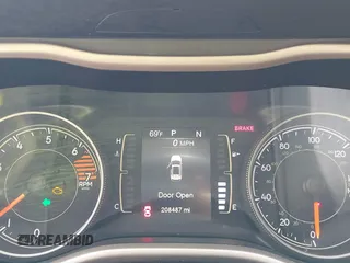 2017 Jeep Cherokee Latitude с VIN 1C4PJMCB5HW574778, выставлен на аукционе IAAI как лот 42331697 с пробегом 208 487 миль миль и . История ставок и продаж доступна на DreamBid. Изображение 7.