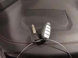 2017 Nissan Titan SV z VIN 1N6AA1E58HN523578, wystawiony jako IAAI lot #42160359 z przebiegiem 101 499 mil mil oraz . Historia ofert i sprzedaży dostępna na DreamBid. Obrazek 11.