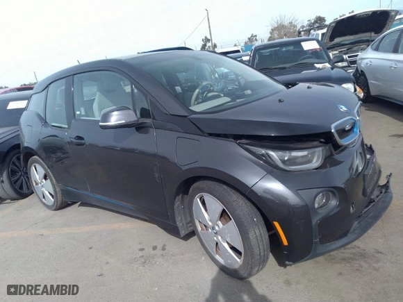 2014 BMW i3 with VIN WBY1Z4C53EV272852, listed as a IAAI auction lot 40131624 with 38,490 mi miles. Bid and sale history available at carsss.com. Image 1.