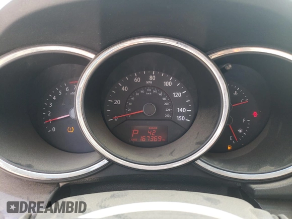 2012 Kia Sorento LX z VIN 5XYKT3A64CG274580, wystawiony jako Copart lot #55513455 z przebiegiem 167 369 mil mil oraz Szkoda całkowita • Salvage title. Historia ofert i sprzedaży dostępna na DreamBid. Obrazek 9.