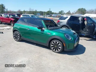 2022 MINI Hardtop Cooper SE with VIN WMW13DJ07N2S46697, listed as a IAAI auction lot 41868119 with 18,256 mi miles and . Bid and sale history available at DreamBid. Image 1.
