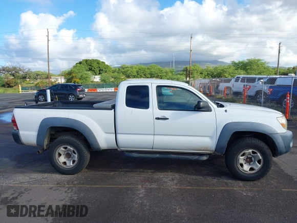 2005 Toyota Tacoma PreRunner z VIN 5TETU62N55Z086801, wystawiony jako IAAI lot #41699187 z przebiegiem 171 703 mil mil oraz . Historia ofert i sprzedaży dostępna na DreamBid. Obrazek 13.