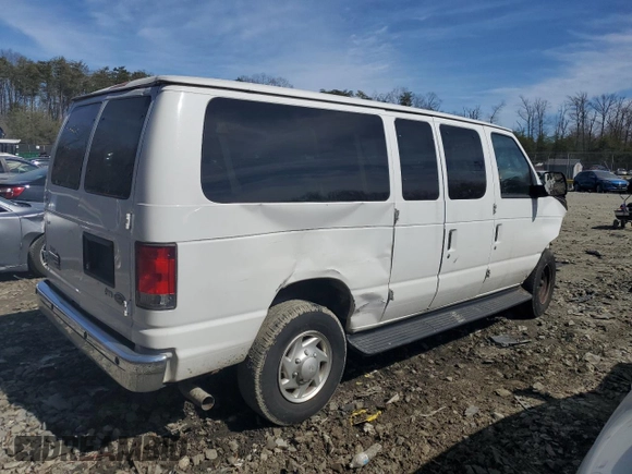 2014 Ford Econoline Passenger XL z VIN 1FBNE3BL3EDA08209, wystawiony jako Copart lot #46532505 z przebiegiem 136 444 mil mil oraz Szkody całkowita. Historia ofert i sprzedaży dostępna na DreamBid. Obrazek 3.