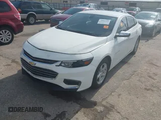 2018 Chevrolet Malibu LT z VIN 1G1ZD5ST9JF125831, wystawiony jako IAAI lot #42443325 z przebiegiem Nie podano mil oraz . Historia ofert i sprzedaży dostępna na DreamBid. Obrazek 2.