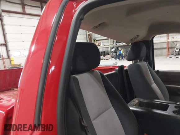 2008 Chevrolet Silverado 1500 1LT with VIN 1GCEK14008E131895, listed as a IAAI auction lot 41976247 with 178,669 mi miles and . Bid and sale history available at DreamBid. Image 8.
