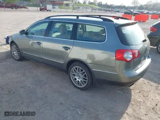 2008 Volkswagen Passat Wagon Komfort with VIN WVWLK73C58E114788, listed as a IAAI auction lot 41909146 with 183,195 mi miles. Bid and sale history available at carsss.com. Image 3.