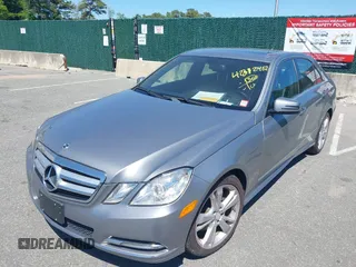 2012 Mercedes-Benz E 350 Luxury z VIN WDDHF8JB6CA537413, wystawiony jako IAAI lot #42312462 z przebiegiem 58 362 mil mil oraz . Historia ofert i sprzedaży dostępna na DreamBid. Obrazek 2.