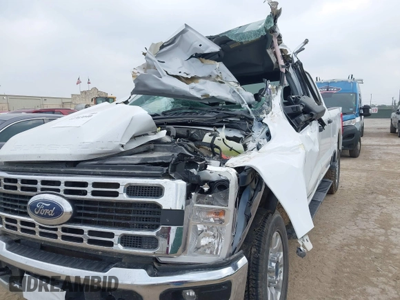 2024 Ford F-250 XL with VIN 1FT7W2BT5RED79934, listed as a IAAI auction lot 42303040 with 39,011 mi miles and . Bid and sale history available at DreamBid. Image 6.