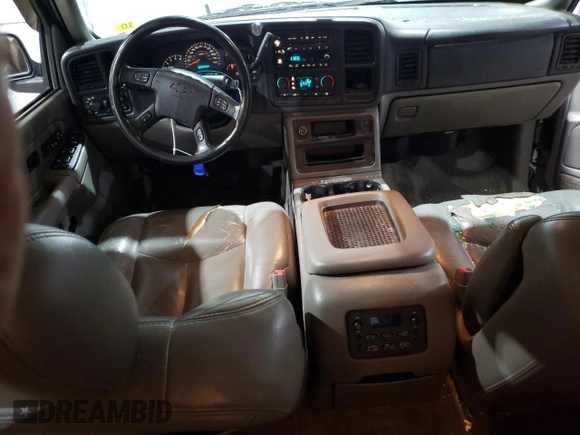 2004 Chevrolet Suburban LT with VIN 1GNEC16Z64J215186, listed as a Copart auction lot 70231654 with 176,686 mi miles and Salvage Title. Bid and sale history available at carsss.com. Image 8.