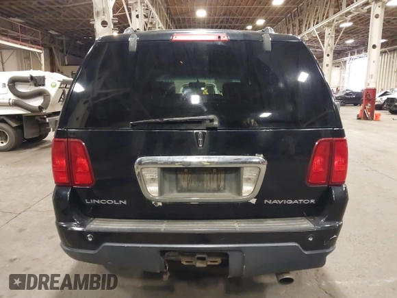 2005 Lincoln Navigator Luxury with VIN 5LMFU28545LJ01079, listed as a IAAI auction lot 41566735 with 217,878 mi miles. Bid and sale history available at carsss.com. Image 17.