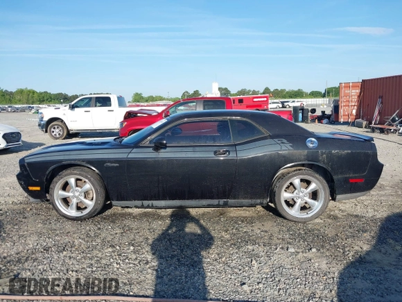 2010 Dodge Challenger R/T Classic z VIN 2B3CJ5DT1AH278254, wystawiony jako IAAI lot #42164074 z przebiegiem 188 834 mil mil oraz . Historia ofert i sprzedaży dostępna na DreamBid. Obrazek 14.