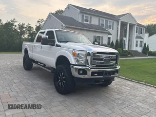 2014 Ford F-250 XL z VIN 1FT7W2BT5EEB57078, wystawiony jako Copart lot #61106945 z przebiegiem 206 000 mil mil oraz Czysty tytuł • Clean title. Historia ofert i sprzedaży dostępna na DreamBid. Obrazek 1.