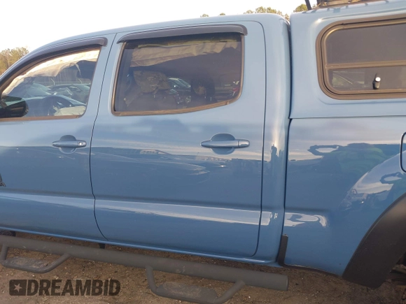2015 Toyota Tacoma with VIN 3TMMU4FN7FM079866, listed as a IAAI auction lot 41618881 with 165,268 mi miles. Bid and sale history available at carsss.com. Image 15.