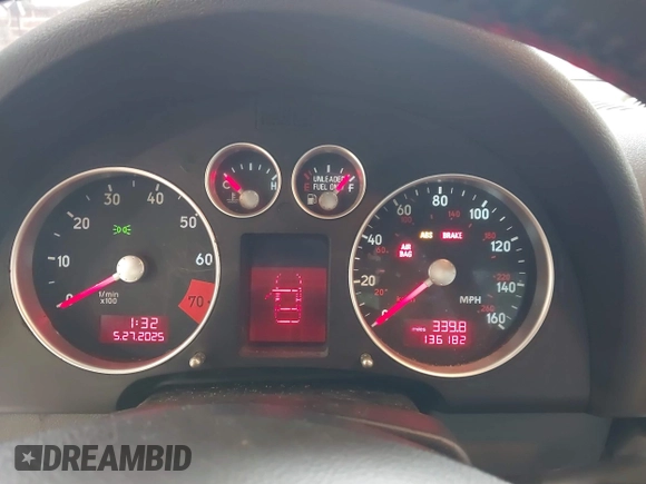 2000 Audi TT z VIN TRUUC28N3Y1026477, wystawiony jako IAAI lot #42367016 z przebiegiem 136 182 mil mil oraz . Historia ofert i sprzedaży dostępna na DreamBid. Obrazek 7.