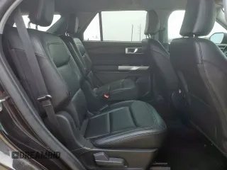 2022 Ford Explorer XLT z VIN 1FMSK7DH3NGA35931, wystawiony jako Copart lot #56413905 z przebiegiem 55 647 mil mil oraz Czysty tytuł • Clean title. Historia ofert i sprzedaży dostępna na DreamBid. Obrazek 11.