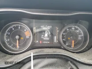 2019 Jeep Cherokee Latitude with VIN 1C4PJMCB8KD400125, listed as a Copart auction lot 61344145 with 172,732 mi miles and Clean title. Bid and sale history available at DreamBid. Image 9.