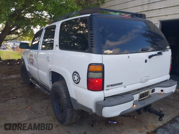 2006 Chevrolet Tahoe Z71 with VIN 1GNEK13Z96R128040, listed as a IAAI auction lot 41930759 with 318,153 mi miles. Bid and sale history available at carsss.com. Image 3.