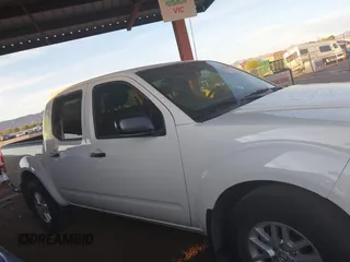 2021 Nissan Frontier SV z VIN 1N6ED0EA3MN710382, wystawiony jako IAAI lot #42083600 z przebiegiem 43 022 mil mil oraz . Historia ofert i sprzedaży dostępna na DreamBid. Obrazek 13.
