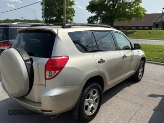 2008 Toyota RAV4 с VIN JTMBK33V585068272, выставлен на аукционе Copart как лот 59519525 с пробегом 176 936 миль миль и Чистый • Clean title. История ставок и продаж доступна на DreamBid. Изображение 4.