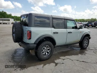2023 Ford Bronco z VIN 1FMEE5DP8PLB29801, wystawiony jako Copart lot #55086715 z przebiegiem 14 826 mil mil oraz Szkoda całkowita • Salvage title. Historia ofert i sprzedaży dostępna na DreamBid. Obrazek 3.