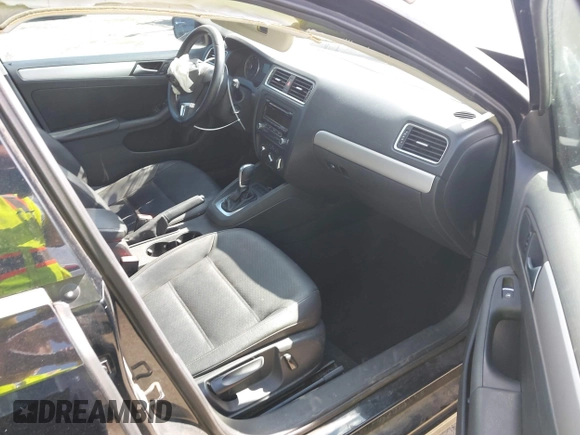 2013 Volkswagen Jetta SE with VIN 3VWDP7AJ5DM308715, listed as a IAAI auction lot 41666299 with 170,823 mi miles and . Bid and sale history available at DreamBid. Image 5.