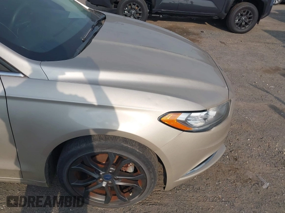 2018 Ford Fusion SE z VIN 3FA6P0HD6JR279927, wystawiony jako IAAI lot #42430172 z przebiegiem 145 080 mil mil oraz . Historia ofert i sprzedaży dostępna na DreamBid. Obrazek 20.