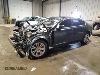 2016 Jaguar XF 35t Premium with VIN SAJBD4BV1GCY13418, listed as a Copart auction lot 42163335 with 0 mi miles and Salvage Title. Bid and sale history available at carsss.com. Image 1.