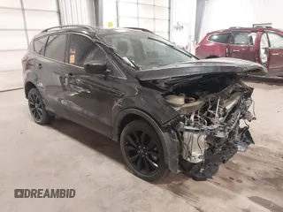 2019 Ford Escape SE z VIN 1FMCU9GD7KUA35219, wystawiony jako IAAI lot #41458026 z przebiegiem 66 330 mil mil oraz . Historia ofert i sprzedaży dostępna na DreamBid. Obrazek 1.