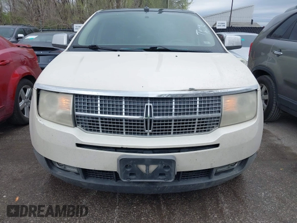 2008 Lincoln MKX with VIN 2LMDU88C08BJ12939, listed as a IAAI auction lot 41946108 with 222,183 mi miles and . Bid and sale history available at DreamBid. Image 6.