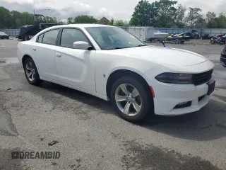 2015 Dodge Charger SXT z VIN 2C3CDXHG5FH824077, wystawiony jako Copart lot #57348715 z przebiegiem 181 421 mil mil oraz Czysty tytuł • Clean title. Historia ofert i sprzedaży dostępna na DreamBid. Obrazek 4.