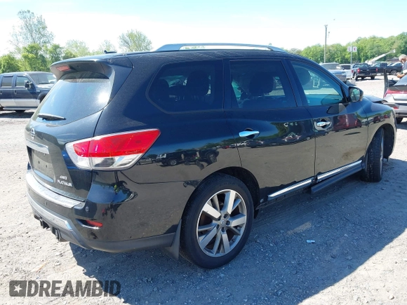2015 Nissan Pathfinder S z VIN 5N1AR2MM6FC617716, wystawiony jako IAAI lot #42216787 z przebiegiem 148 166 mil mil oraz . Historia ofert i sprzedaży dostępna na DreamBid. Obrazek 4.