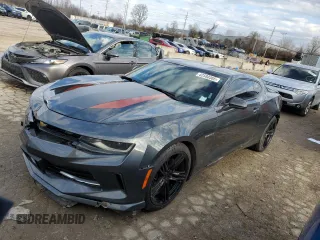 2017 Chevrolet Camaro 2LT z VIN 1G1FD1RS0H0107739, wystawiony jako Copart lot #42580365 z przebiegiem 131 690 mil mil oraz Szkoda całkowita • Salvage title. Historia ofert i sprzedaży dostępna na DreamBid. Obrazek 1.