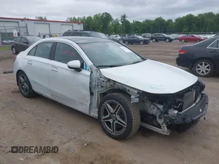 2020 Mercedes-Benz A 220 z VIN WDD3G4FB0LW036562, wystawiony jako IAAI lot #42447595 z przebiegiem 75 612 mil mil oraz . Historia ofert i sprzedaży dostępna na DreamBid. Obrazek 1.