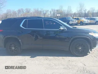 2021 Chevrolet Traverse LT Cloth z VIN 1GNERGKW8MJ246758, wystawiony jako IAAI lot #42008379 z przebiegiem 86 601 mil mil oraz . Historia ofert i sprzedaży dostępna na DreamBid. Obrazek 13.