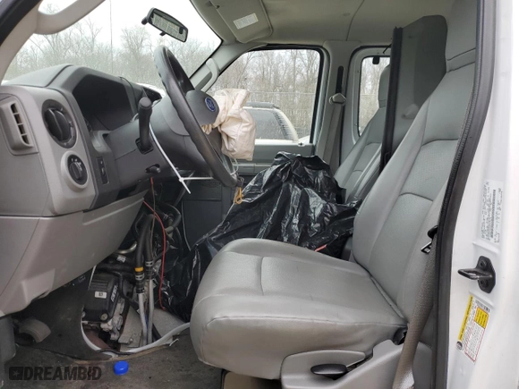 2013 Ford Econoline Wagon XL with VIN 1FMNE1BL4DDA74312, listed as a Copart auction lot 47883195 with 52,654 mi miles and Salvage Title. Bid and sale history available at carsss.com. Image 7.