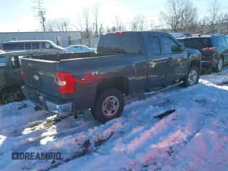 2010 Chevrolet Silverado 1500 LT with VIN 1GCSCSE00AZ153124, listed as a IAAI auction lot 41307647 with 174,991 mi miles and . Bid and sale history available at DreamBid. Image 4.