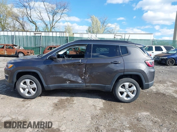 2019 Jeep Compass Latitude z VIN 3C4NJDBB3KT849487, wystawiony jako IAAI lot #41996602 z przebiegiem 45 138 mil mil oraz . Historia ofert i sprzedaży dostępna na DreamBid. Obrazek 6.