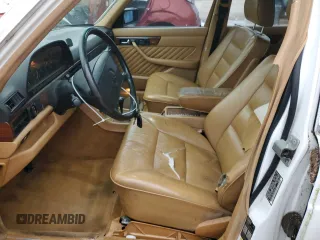 1991 Mercedes-Benz 420 with VIN WDBCA35E8MA607598, listed as a Copart auction lot 81596014 with 172,008 mi miles and Clean Title. Bid and sale history available at carsss.com. Image 7.