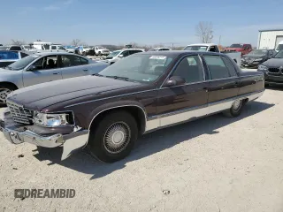 1995 Cadillac Fleetwood z VIN 1G6DW52P6SR702106, wystawiony jako Copart lot #48826215 z przebiegiem 140 971 mil mil oraz Szkody całkowita. Historia ofert i sprzedaży dostępna na DreamBid. Obrazek 1.