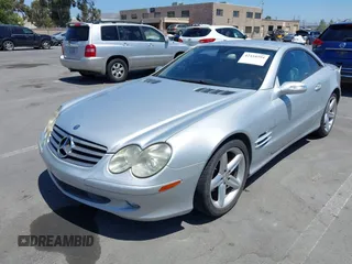 2006 Mercedes-Benz SL 500 z VIN WDBSK75F46F115066, wystawiony jako IAAI lot #42410594 z przebiegiem 168 177 mil mil oraz . Historia ofert i sprzedaży dostępna na DreamBid. Obrazek 6.