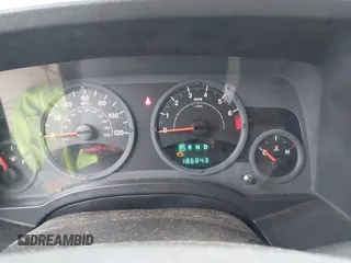 2007 Jeep Patriot Sport with VIN 1J8FT28W67D336432, listed as a IAAI auction lot 41906917 with 186,843 mi miles and . Bid and sale history available at DreamBid. Image 7.
