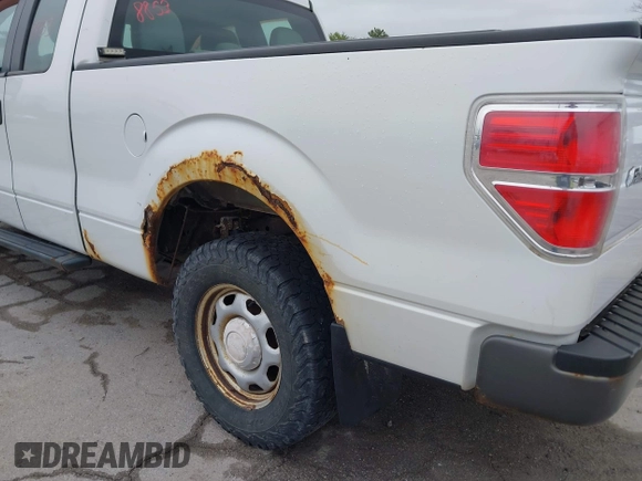 2013 Ford F-150 XL с VIN 1FTFX1EF3DKE62894, выставлен на аукционе IAAI как лот 42248853 с пробегом 233 743 миль миль и . История ставок и продаж доступна на DreamBid. Изображение 19.