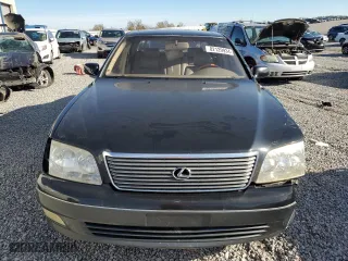1998 Lexus LS 400 Luxury Sdn with VIN JT8BH28F6W0124352, listed as a Copart auction lot 82129934 with 383,300 mi miles and Salvage Title. Bid and sale history available at carsss.com. Image 5.