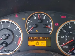 2008 Nissan Armada SE z VIN 5N1AA08C98N608867, wystawiony jako IAAI lot #42054139 z przebiegiem 214 433 mil mil oraz . Historia ofert i sprzedaży dostępna na DreamBid. Obrazek 7.