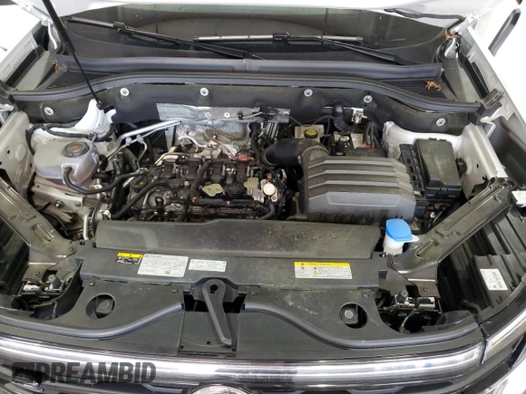 2024 Volkswagen Atlas SEL Premium R-Line with VIN 1V2FR2CA5RC560610, listed as a Copart auction lot 55351535 with 18,105 mi miles and Salvage title. Bid and sale history available at DreamBid. Image 12.