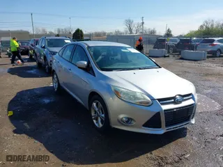 2012 Ford Focus SE with VIN 1FAHP3F2XCL152921, listed as a IAAI auction lot 41962319 with 149,910 mi miles. Bid and sale history available at carsss.com. Image 1.