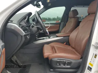2018 BMW X5 xDrive35d z VIN 5UXKS4C56J0Y18530, wystawiony jako Copart lot #56540195 z przebiegiem 129 250 mil mil oraz Czysty tytuł • Clean title. Historia ofert i sprzedaży dostępna na DreamBid. Obrazek 7.