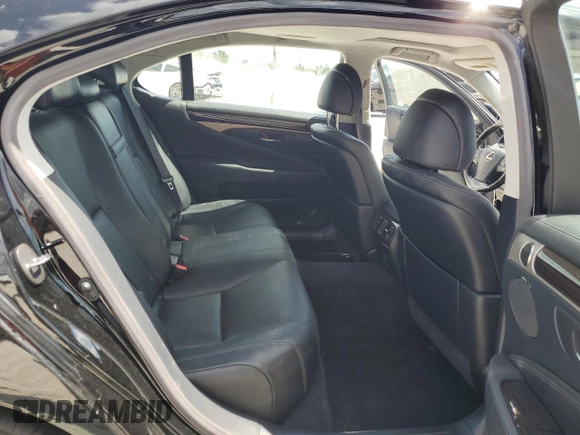 2013 Lexus LS 460 L с VIN JTHGL5EF6D5050814, выставлен на аукционе Copart как лот 64771424 с пробегом 40 048 миль миль и Списание • Salvage title. История ставок и продаж доступна на DreamBid. Изображение 11.