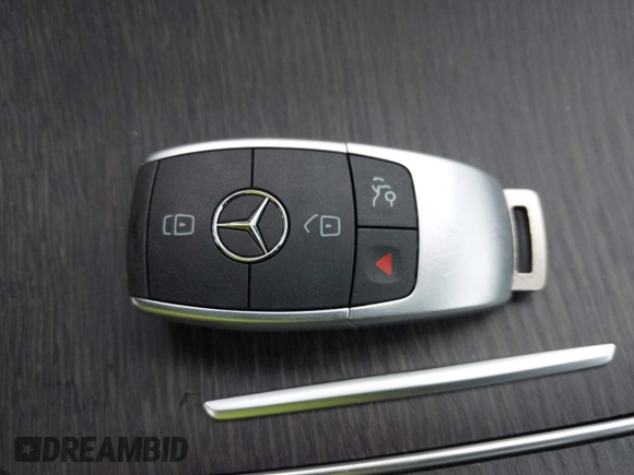 2022 Mercedes-Benz GLC 300 z VIN W1N0G8EB7NV337921, wystawiony jako IAAI lot #42037420 z przebiegiem 56 315 mil mil oraz . Historia ofert i sprzedaży dostępna na DreamBid. Obrazek 11.